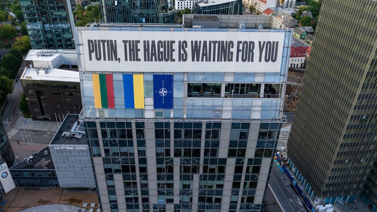 Žluto-modrý Vilnius miluje Ukrajinu a varuje Putina